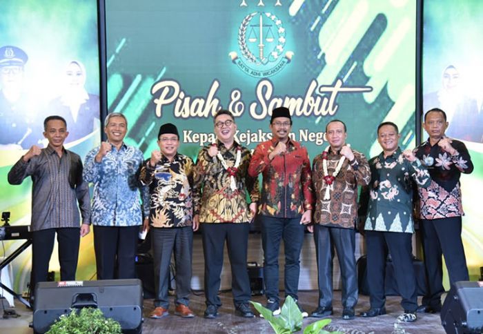 Hadiri Pisah Sambut Kajari Sidoarjo, Gus Muhdlor Ajak Forkopimda Jaga Sinergitas Hadiri Pisah Sambut Kajari Sidoarjo, Gus Muhdlor Ajak Forkopimda Jaga Sinergitas