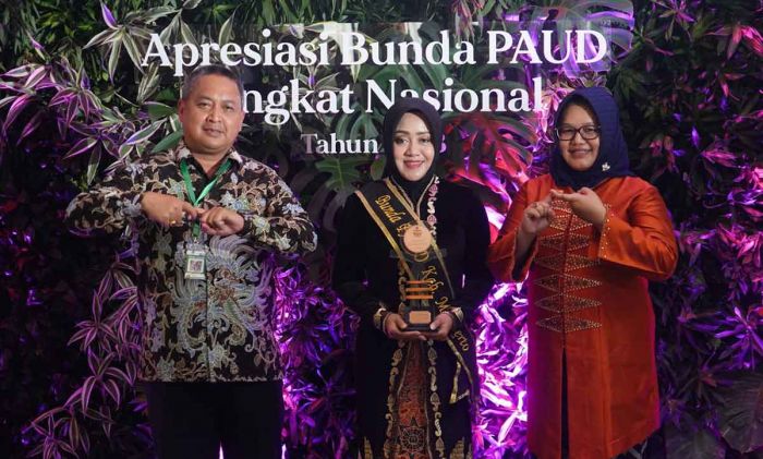 Bupati Mojokerto Raih Penghargaan dari Mendikbudristek Bupati Mojokerto Raih Penghargaan dari Mendikbudristek