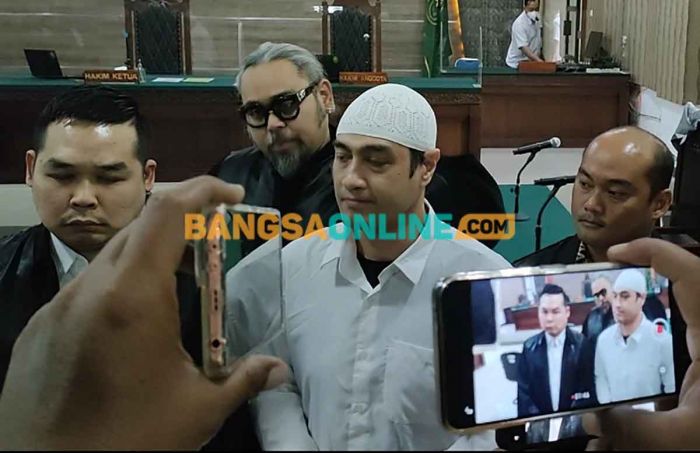 Ferry Irawan Bantah Lakukan KDRT kepada Venna Melinda Ferry Irawan Bantah Lakukan KDRT kepada Venna Melinda