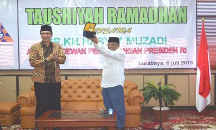 Disindir Pastor Soal Poligami, Ini Jawaban Cerdas-Kocak Kiai Hasyim Muzadi Disindir Pastor Soal Poligami, Ini Jawaban Cerdas-Kocak Kiai Hasyim Muzadi