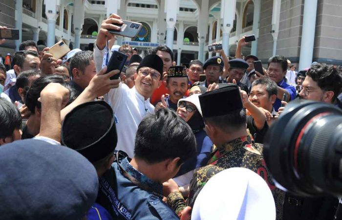 Kunjungi Kampung Halamannya di Surabaya, Anies Baswedan Disambut Teriakan Presiden