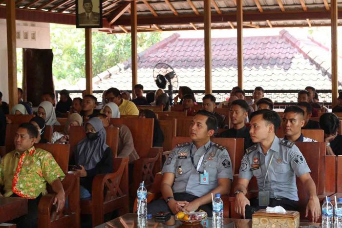 Ratusan Masyarakat Antusias Ikuti Seminar Pengenalan ASN Kemenkumham di Tuban Ratusan Masyarakat Antusias Ikuti Seminar Pengenalan ASN Kemenkumham di Tuban