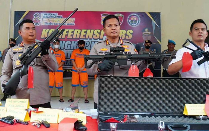 Polisi di Sidoarjo Ungkap Jual Beli Senpi Ilegal Polisi di Sidoarjo Ungkap Jual Beli Senpi Ilegal