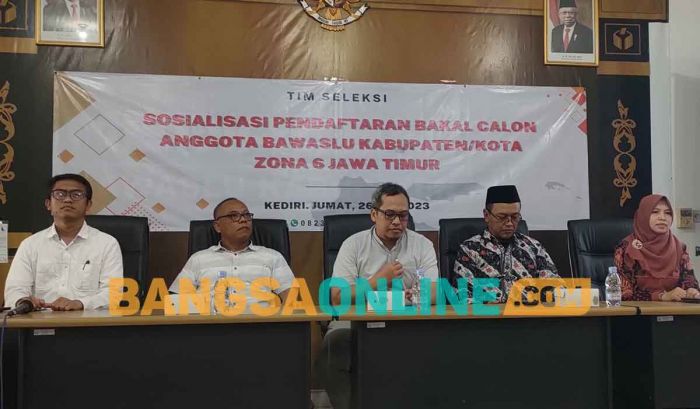 Tim Seleksi Calon Anggota Bawaslu Jawa Timur Zona 6 Sosialisasikan Pendaftaran di Kediri Tim Seleksi Calon Anggota Bawaslu Jawa Timur Zona 6 Sosialisasikan Pendaftaran di Kediri