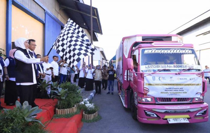 Gubernur Khofifah Launching Penyaluran Bantuan Pangan Pemerintah Tahap II di Sidoarjo Gubernur Khofifah Launching Penyaluran Bantuan Pangan Pemerintah Tahap II di Sidoarjo