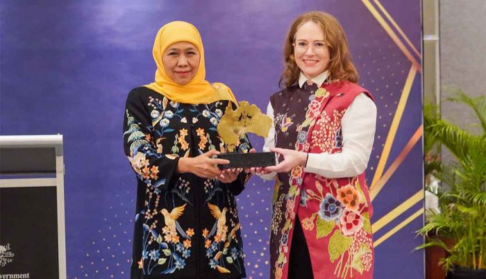Peringati 75 Tahun Diplomasi Australia-Indonesia, Khofifah Apresiasi Kinerja Fionna Hoggart
