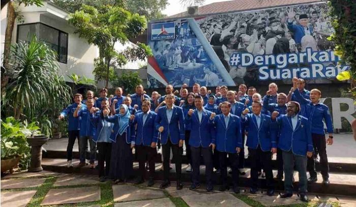 AHY Pimpin Pendaftaran Partai Demokrat ke KPU, Pasuruan Optimis 2024 Punya Fraksi Sendiri AHY Pimpin Pendaftaran Partai Demokrat ke KPU, Pasuruan Optimis 2024 Punya Fraksi Sendiri