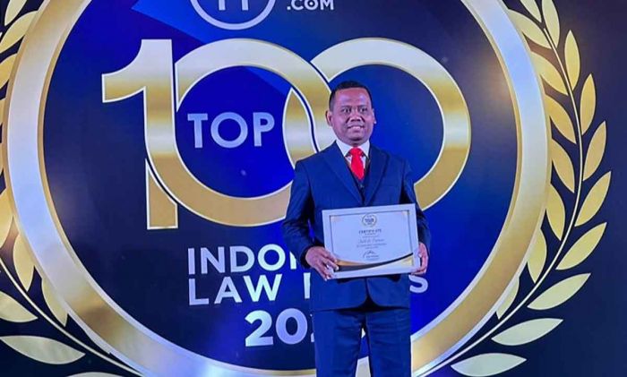 Pengacara dari Situbondo ini Borong 3 Penghargaan dalam Ajang Top 100 Indonesian Law Firms 2023