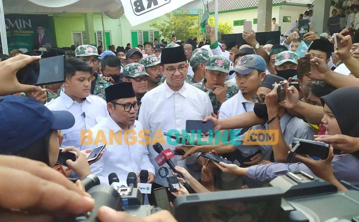 Di Jombang, Pasangan AMIN Minta Doa Restu Di Jombang, Pasangan AMIN Minta Doa Restu
