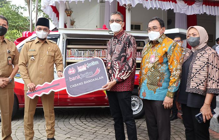 Pemkab Bangkalan dapat Mobil Perpustakaan Keliling dari Bank Jatim