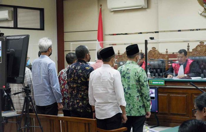 9 Saksi Ngaku Urunan untuk Kebutuhan Bupati Bangkalan, Panasehat Hukum Ra Latif Bilang Begini 9 Saksi Ngaku Urunan untuk Kebutuhan Bupati Bangkalan, Panasehat Hukum Ra Latif Bilang Begini