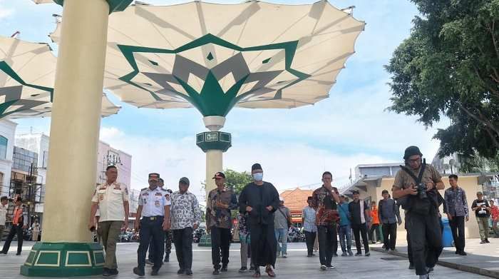Tinjau Alun-Alun, Wali Kota Pasuruan: Jika Ada Ketidaktertiban Laporkan