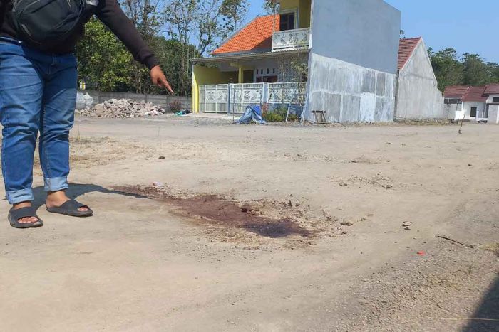 Nahas, Pemuda di Sidoarjo Dikeroyok oleh Puluhan Gangster hingga Tewas Nahas, Pemuda di Sidoarjo Dikeroyok oleh Puluhan Gangster hingga Tewas