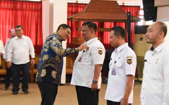 Wali Kota Kediri Beri SK Kenaikan Pangkat bagi 209 ASN dan Satya Lencana Karya Satya untuk 412 ASN Wali Kota Kediri Beri SK Kenaikan Pangkat bagi 209 ASN dan Satya Lencana Karya Satya untuk 412 ASN