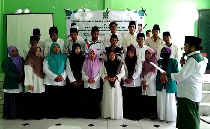 Anggota Fraksi PKB DPRD Bangkalan ini Kukuhkan Laskar Santri di Labang Anggota Fraksi PKB DPRD Bangkalan ini Kukuhkan Laskar Santri di Labang
