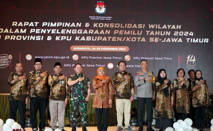 Gubernur Khofifah Buka Rapim KPU se-Jawa Timur di Surabaya