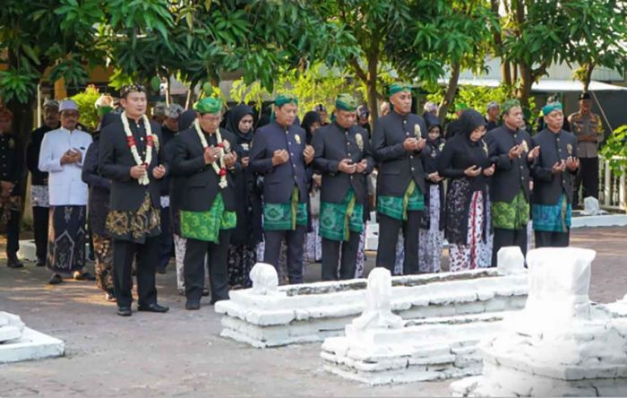 Peringati Hari Jadi Lamongan ke-454, Bupati dan Jajarannya Lakukan ini