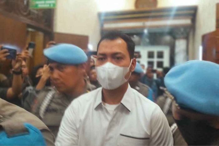 Satu Terdakwa Tragedi Kanjuruhan Kasat Samapta Polres Malang Divonis Bebas Satu Terdakwa Tragedi Kanjuruhan Kasat Samapta Polres Malang Divonis Bebas