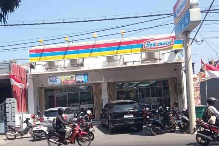 Kawanan Perampok Satroni 2 Minimarket di Kediri Kawanan Perampok Satroni 2 Minimarket di Kediri