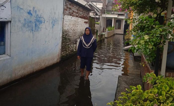 Warga Terdampak Banjir di Gempol Mulai Diserang Gatal-Gatal Warga Terdampak Banjir di Gempol Mulai Diserang Gatal-Gatal