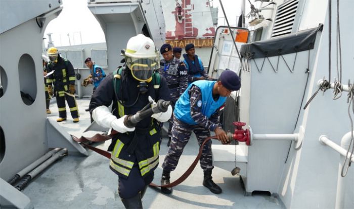 Tingkatkan Kemampuan Prajurit, Satgas MTF TNI Konga KRI Diponegoro-365 Laksanakan Tahap Pelabuhan