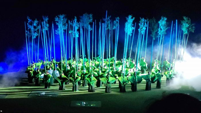 Teater Kolosal Impresi Teh Menakjubkan, Untung 1 Yuan Dapat 1 Miliar, Laporan dari Tiongkok (2) Teater Kolosal Impresi Teh Menakjubkan, Untung 1 Yuan Dapat 1 Miliar, Laporan dari Tiongkok (2)
