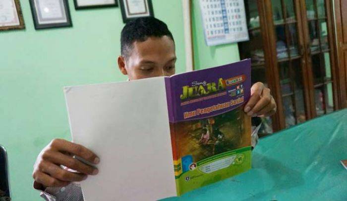 Disdik Jombang Akui Pengadaan LKS Senilai Rp 9 M Tanpa Lelang, Diajukan ke Dewan tapi Ditolak Disdik Jombang Akui Pengadaan LKS Senilai Rp 9 M Tanpa Lelang, Diajukan ke Dewan tapi Ditolak