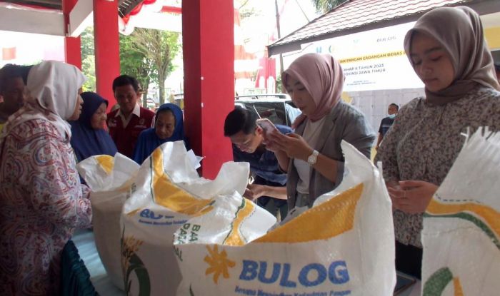 Penerima Beras Cadangan di Jember Turun 2 Persen Penerima Beras Cadangan di Jember Turun 2 Persen