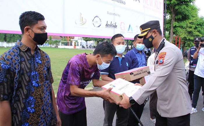 Gandeng Polres Madiun, KLT Official Bagikan 2.500 Paket Sembako untuk Masyarakat