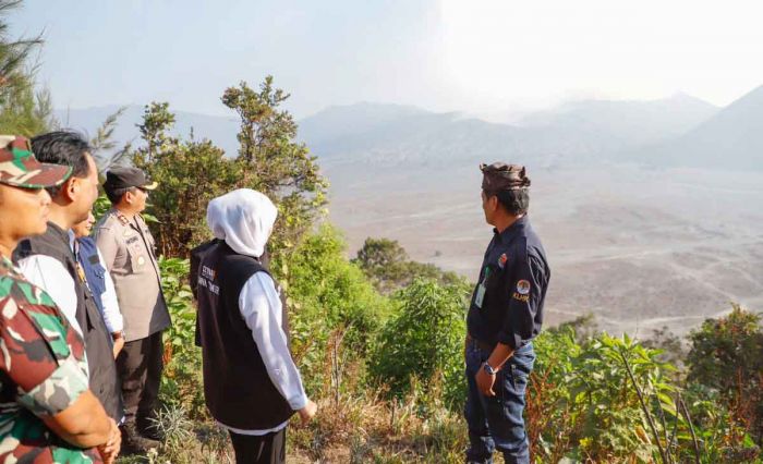Karhutla Bromo, Gubernur Khofifah Pastikan Helikopter BNPB Segera Dikerahkan untuk Water Bombing Karhutla Bromo, Gubernur Khofifah Pastikan Helikopter BNPB Segera Dikerahkan untuk Water Bombing