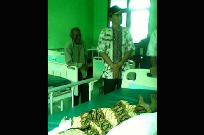 Sempat Terabaikan, Camat Singgahan Kawal Penanganan Nenek Lansia Asal Margosari Sempat Terabaikan, Camat Singgahan Kawal Penanganan Nenek Lansia Asal Margosari