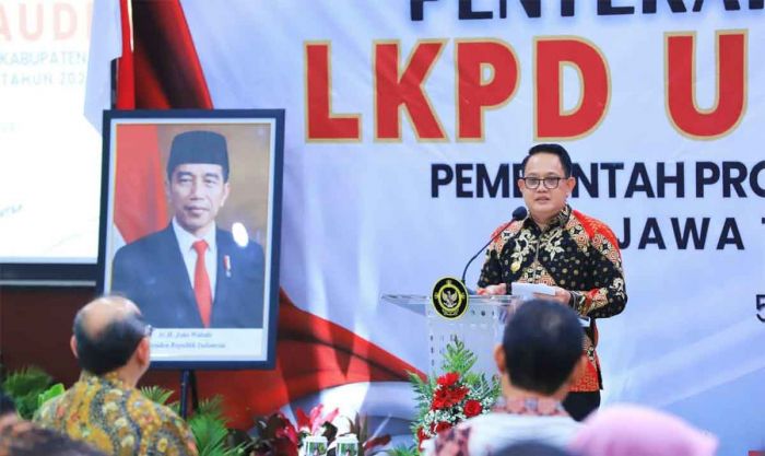 Pesan Pj Gubernur Jatim saat Serahkan LKPD 2023 Unaudited