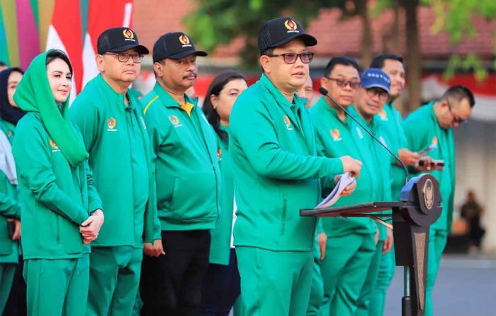 Lepas Atlet Menuju PON XXI Aceh-Sumut, Pj Gubernur Jatim Optimis Bawa Pulang Juara Umum Lepas Atlet Menuju PON XXI Aceh-Sumut, Pj Gubernur Jatim Optimis Bawa Pulang Juara Umum