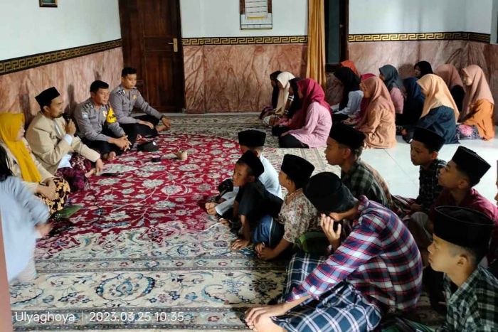 Jaga Kerukunan, Jajaran Polres Ngawi Bersama Dai Kamtibmas Berikan Dakwah Ke Masyarakat Jaga Kerukunan, Jajaran Polres Ngawi Bersama Dai Kamtibmas Berikan Dakwah Ke Masyarakat