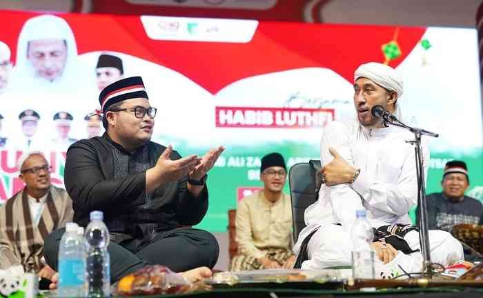 Tausiyah di Kediri, Tahun Politik, Habib Luthfi Ingatkan Jaga Persatuan dan Kesatuan Bangsa Tausiyah di Kediri, Tahun Politik, Habib Luthfi Ingatkan Jaga Persatuan dan Kesatuan Bangsa
