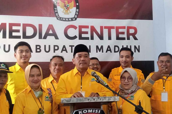 Diiringi Kesenian Dongkrek, Partai Golkar Madiun Targetkan 20 Persen dari Jumlah Kursi DPRD Diiringi Kesenian Dongkrek, Partai Golkar Madiun Targetkan 20 Persen dari Jumlah Kursi DPRD