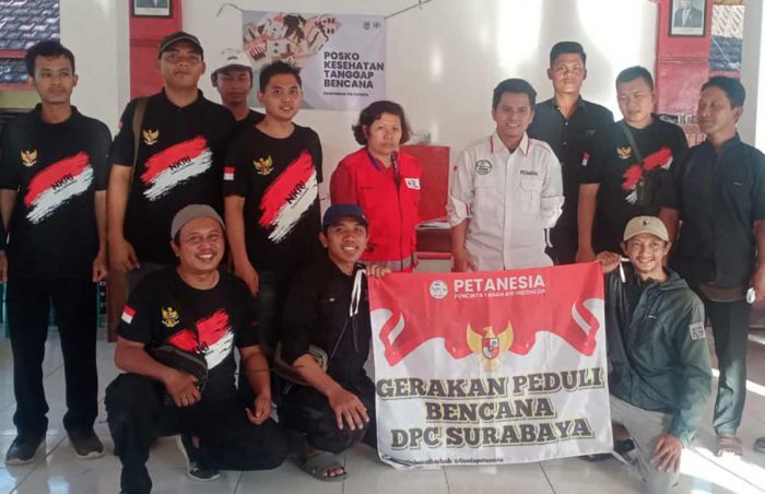 Petanesia Surabaya Salurkan Bansos ke Korban Banjir Bandang dan Longsor di Desa Pujiharjo Malang