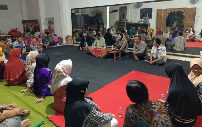 Polres Kediri Kota Ajak Komunitas Budaya Jadi Cooling System pada Pemilu 2024 Polres Kediri Kota Ajak Komunitas Budaya Jadi Cooling System pada Pemilu 2024