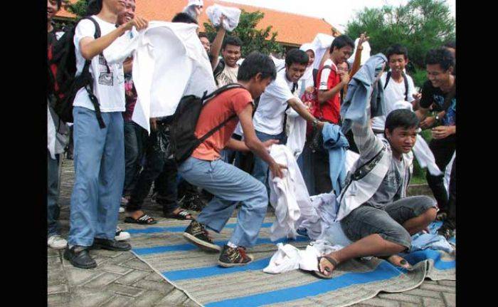 Tiap Tahun, 50 Ribu Lebih Lulusan SLTA di Gresik Menambah Jumlah Pengangguran Tiap Tahun, 50 Ribu Lebih Lulusan SLTA di Gresik Menambah Jumlah Pengangguran
