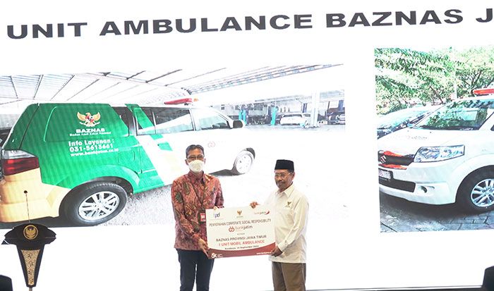 Bank Jatim Serahkan 1 Unit Ambulans untuk Baznas