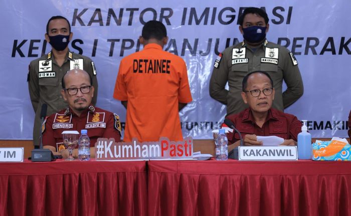 Sering Mabuk-mabukan dan Resahkan Warga, WN Malaysia Ditangkap Imigrasi Tanjung Perak