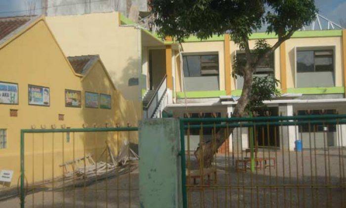 Gedung SDIT Bondowoso Diprotes Warga Kelurahan Badean