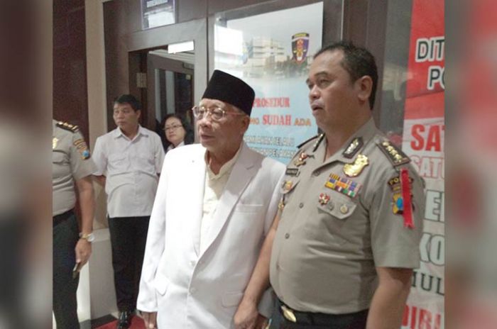 Ketua MUI Jatim Dorong Pemerintah Buat Undang-Undang untuk Jerat Pelaku Prostitusi Ketua MUI Jatim Dorong Pemerintah Buat Undang-Undang untuk Jerat Pelaku Prostitusi