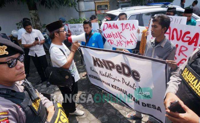 KNPD akan Laporkan Bupati Jombang ke Kemendes dan Seknas Presiden terkait Intimidasi Dana Desa KNPD akan Laporkan Bupati Jombang ke Kemendes dan Seknas Presiden terkait Intimidasi Dana Desa