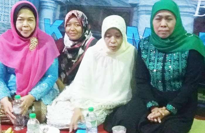 ​Di MWCNU Tambaksari, Khofifah Disambut Thala’al Badru, Kiai Asep Ajarkan Doa Bebas Miskin