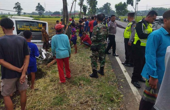 Hindari Tabrakan, Bus Harapan Jaya Banting Setir Masuk ke Sawah