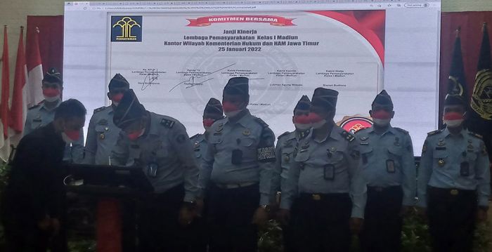 Deklarasi Janji Kinerja 2022, Lapas Pemuda Kelas II Madiun Launching Aplikasi E-Bluder dan SiBima Deklarasi Janji Kinerja 2022, Lapas Pemuda Kelas II Madiun Launching Aplikasi E-Bluder dan SiBima