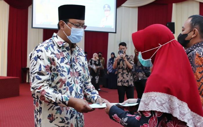Kukuhkan 103 ASN, Wali Kota Pasuruan Tekankan Disiplin dan Etika Kukuhkan 103 ASN, Wali Kota Pasuruan Tekankan Disiplin dan Etika