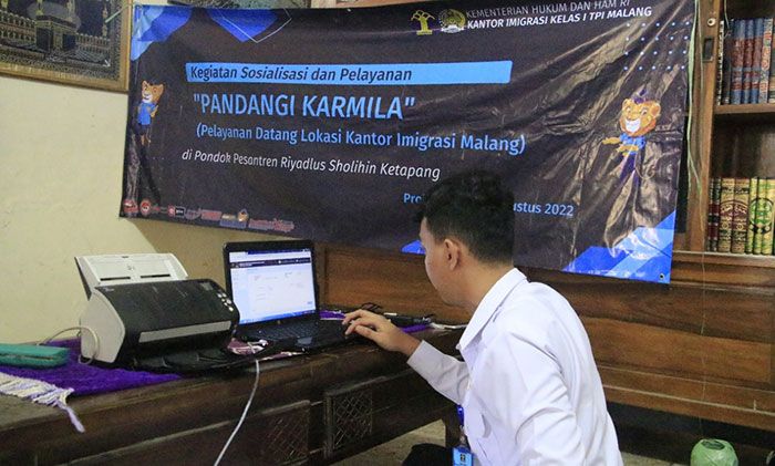 Kantor Imigrasi Malang Gelar Inovasi Layanan di Pondok Pesantren Riyadlus Sholihin Probolinggo