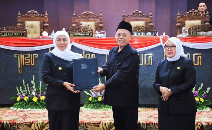 Raperda APBD Jatim TA 2024 Resmi Disetujui, Gubernur Khofifah Rincikan 6 Pos Anggaran Belanja Raperda APBD Jatim TA 2024 Resmi Disetujui, Gubernur Khofifah Rincikan 6 Pos Anggaran Belanja
